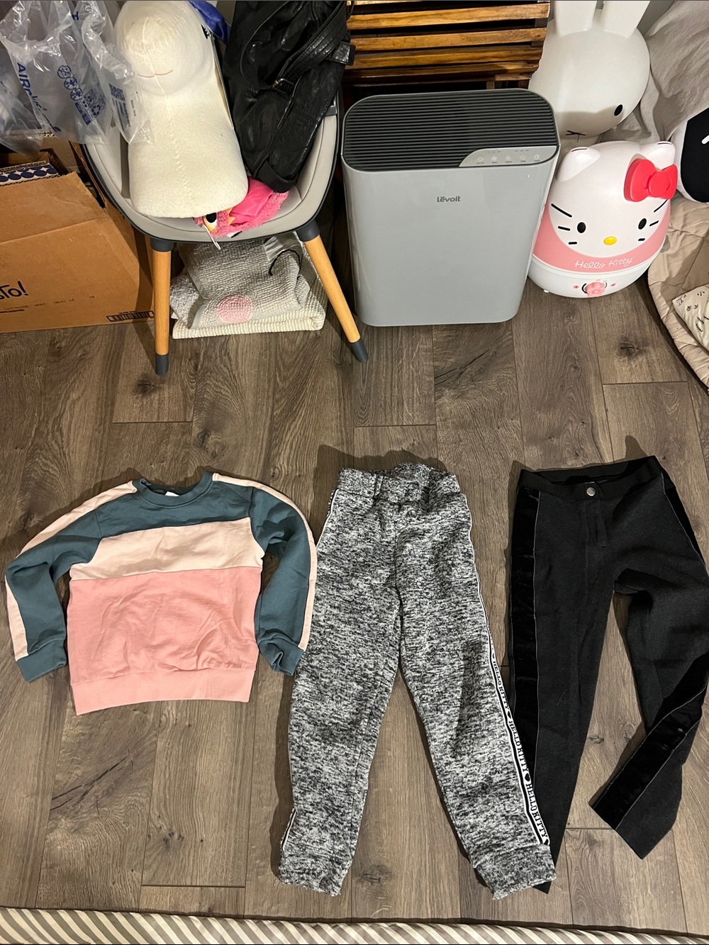 Girls 3pcs sz 6-7 sweatshirt + bottoms bundle